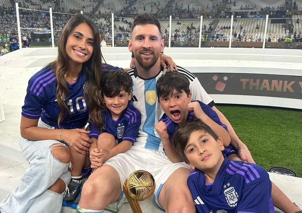 Messi ở nước nào? Quê hương, sự nghiệp và nơi anh đang thi đấu Messi ở nước nào? Quê hương, sự nghiệp và nơi anh đang thi đấu